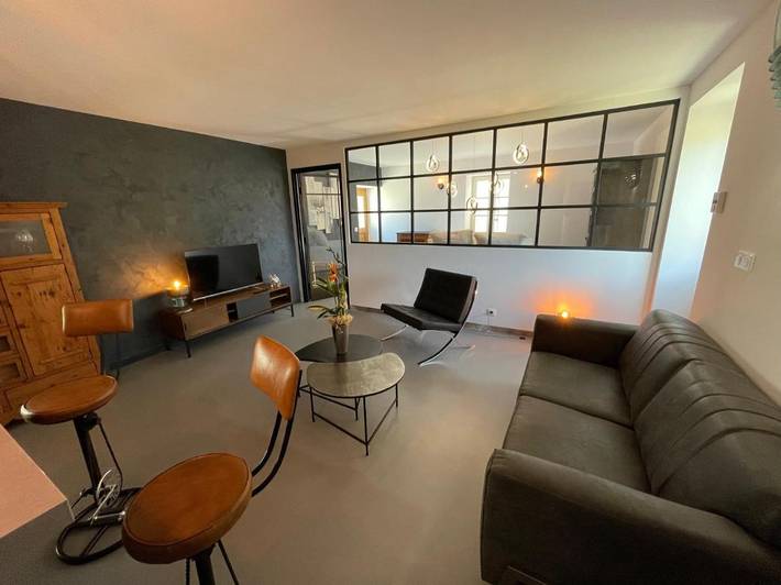 Ferienwohnung für 2 Personen, mit Whirlpool und Terrasse sowie Garten und Pool