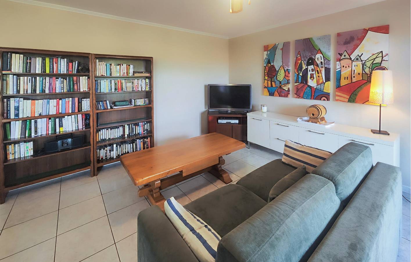 Appartement confortable avec Wi-Fi et parking près de Saint-Chinian in Saint-Chinian, Région de Béziers