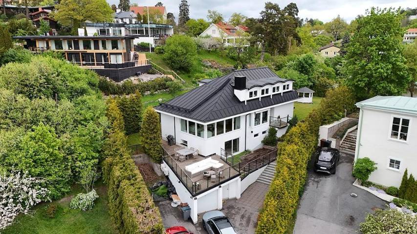 Villa för 10 Personer, med Balkong samt Terass och Pool i Danderyd
