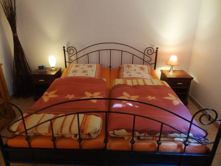 Ganze Ferienwohnung, Ferienwohnung Frühauf - charmante Ferienwohnung mit Terrasse und Garten-top renoviert, mit sep. Schlafzimmer, 60 qm in Prien, Prien am Chiemsee