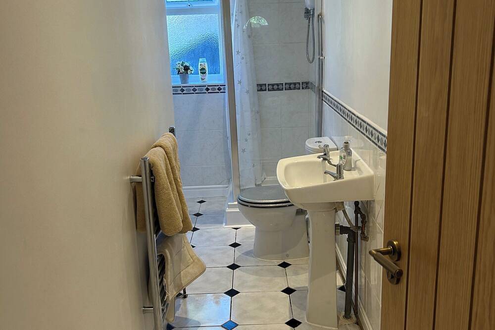 Entire apartment, Sunny Garden Retreat Wfh in Solihull -Nec,Jlr,Bhx in Solihull, Birmingham Area