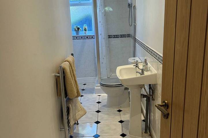 Entire apartment, Sunny Garden Retreat Wfh in Solihull -Nec,Jlr,Bhx in Solihull, Birmingham Area