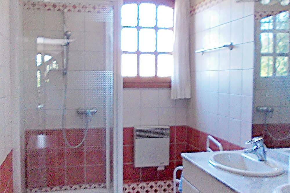 Superbe villa confortable et spacieuse, avec belle piscine, Gard Provencal in Saint-Gervais, Région de Nîmes
