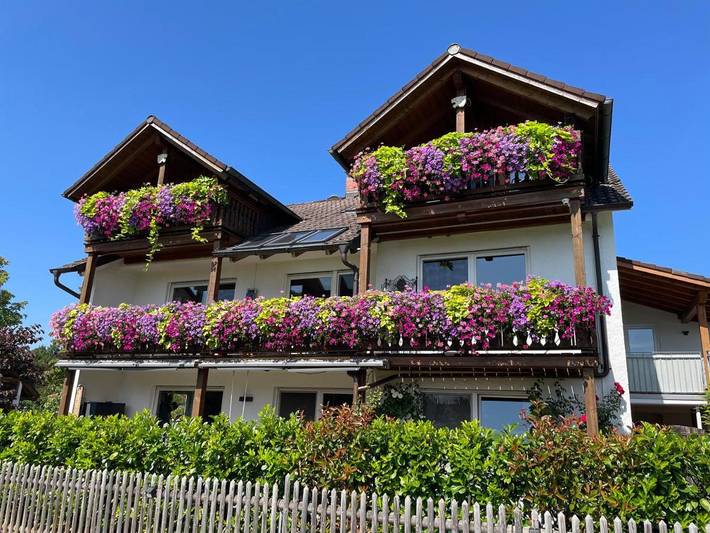 Ferienwohnung für 4 Personen, mit Balkon und Terrasse sowie Ausblick in Weilheim in Oberbayern