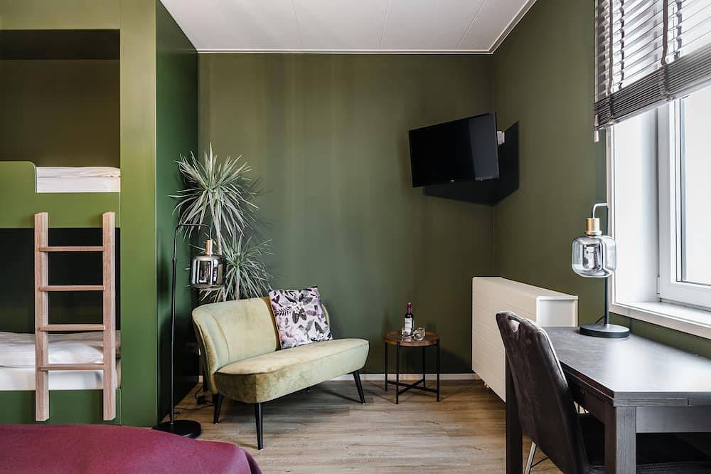 Luxury group accommodation for max 16 people located in Enkhuizen in Enkhuizen, IJsselmeer