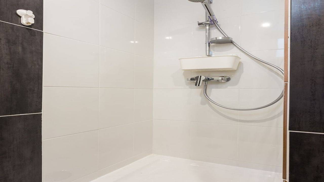 Entire holiday apartment, Ferienwohnung für 2 Personen (17 m²) in Malakoff in Malakoff, Hauts-de-Seine