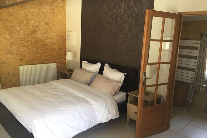 Location de vacances pour 8 personnes, avec terrasse et jardin, animaux acceptés à Saint-Front-sur-Lémance - 3