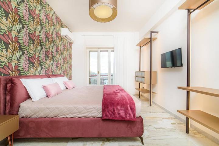 Appartamento per 5 persone, con balcone, adatto a famiglie con bambini a Salerno