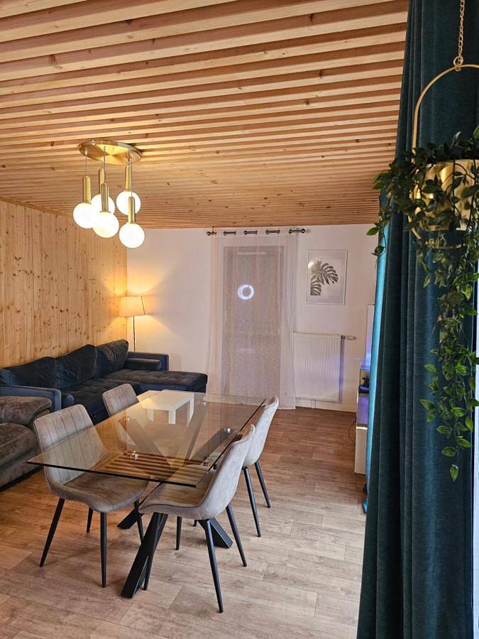 Appartement de vacances pour 10 personnes, avec terrasse