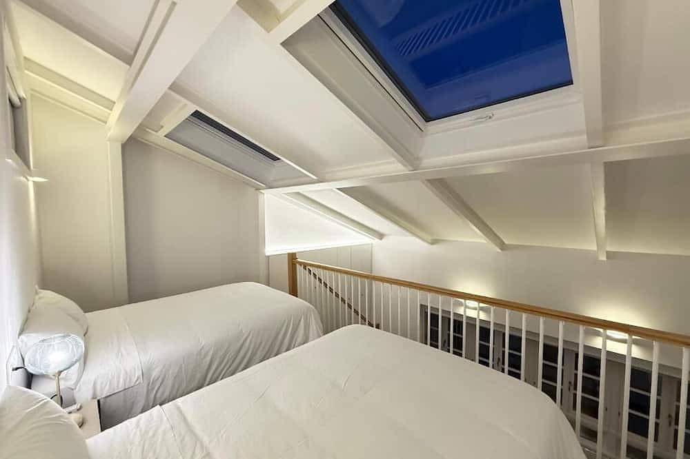 Padrón Plaza Lotf L5 by Urent in Padrón, La Coruña Province