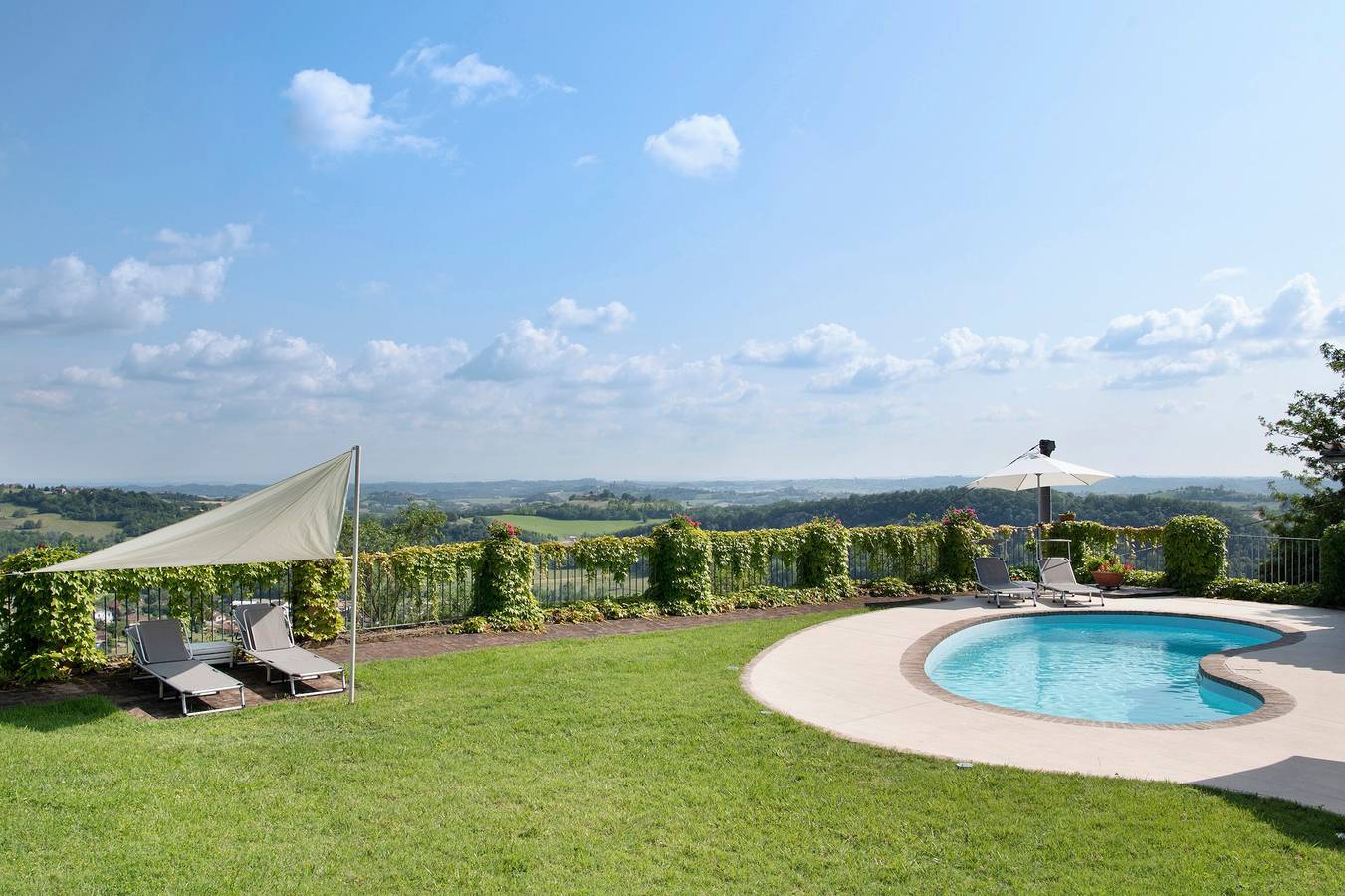 Villa 'Casa Voglietti' with Private Pool, Wi-Fi and Air Conditioning in Murisengo, Alessandria provins