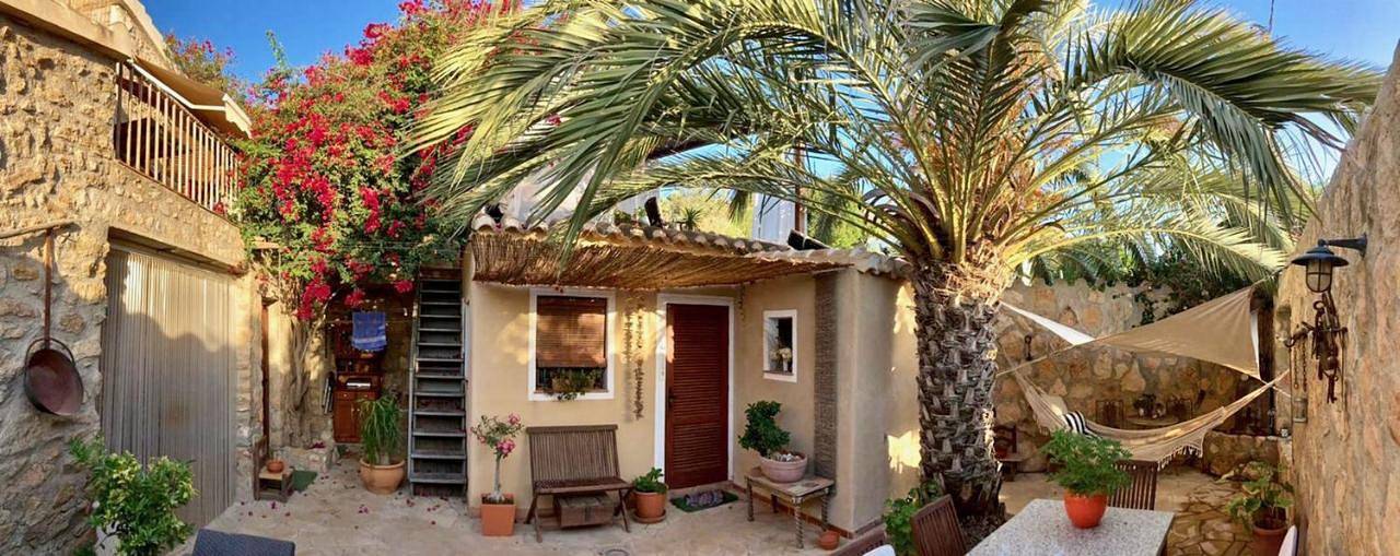 Apartamento vacacional entero, Tinyhouse im Patio einer romantischen Finca in Cuevas del Almanzora, Costa de Almería