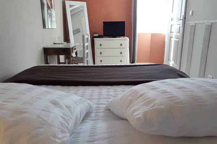 Chambre d’hôte pour 12 personnes, avec Jardin sur l' Île d'Oléron - 3