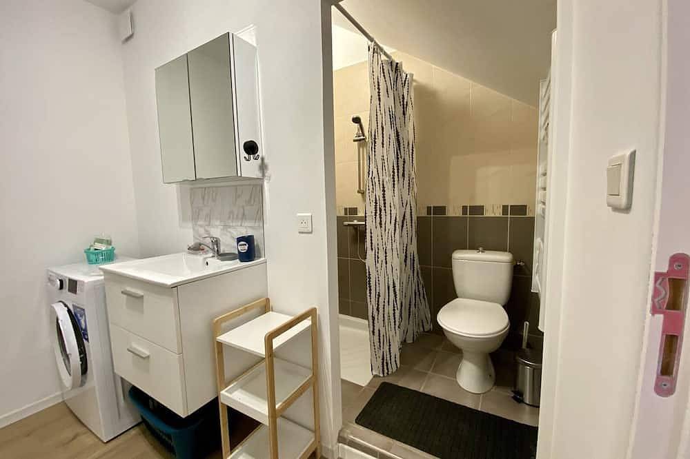 Entire apartment, Charming T2 in Cambo-les-Bains, near Thermal Baths, Wifi, sleeps 2 in Cambo-les-Bains, Bayonne region