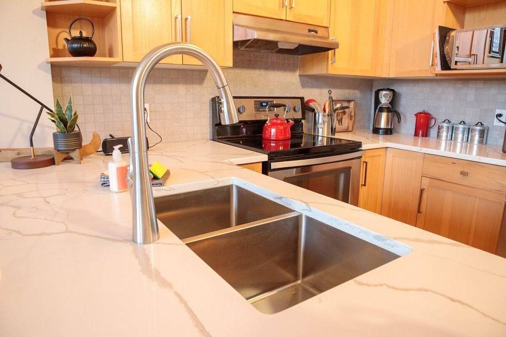 Ganze Wohnung, Cosy Mountain Condo - Panoramische Ansichten, Um Den Nationalpark Zu Banffen! in Canmore, Banff-Nationalpark