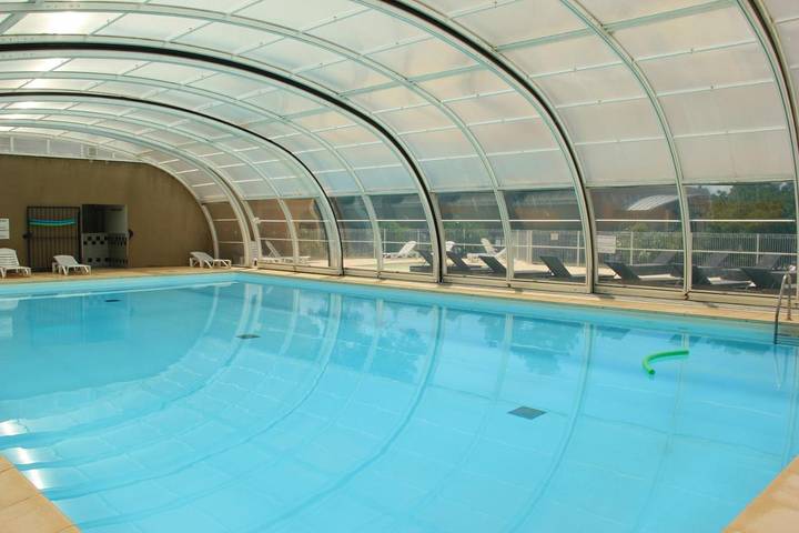 Parc de vacances pour 6 personnes, avec terrasse ainsi que jardin et piscine, animaux acceptés dans Bombannes - 2