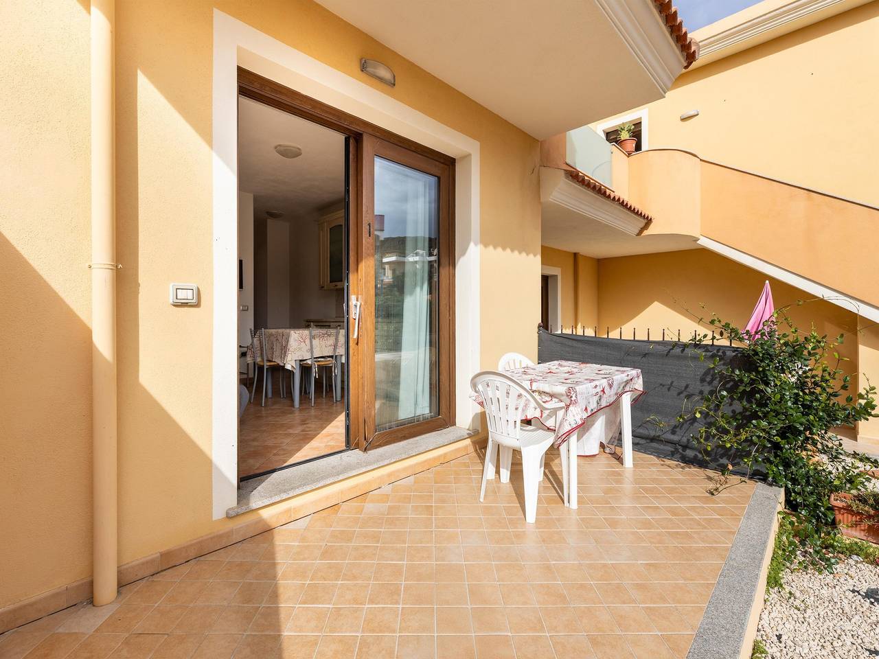 Ganze Wohnung, In einer Wohnung mit privater Terrasse und Klimaanlage in Lu Bagnu, Castelsardo