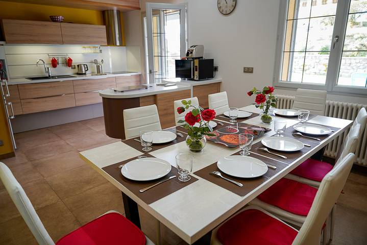 Gîte pour 8 personnes, avec terrasse et jacuzzi dans Lozère - 3