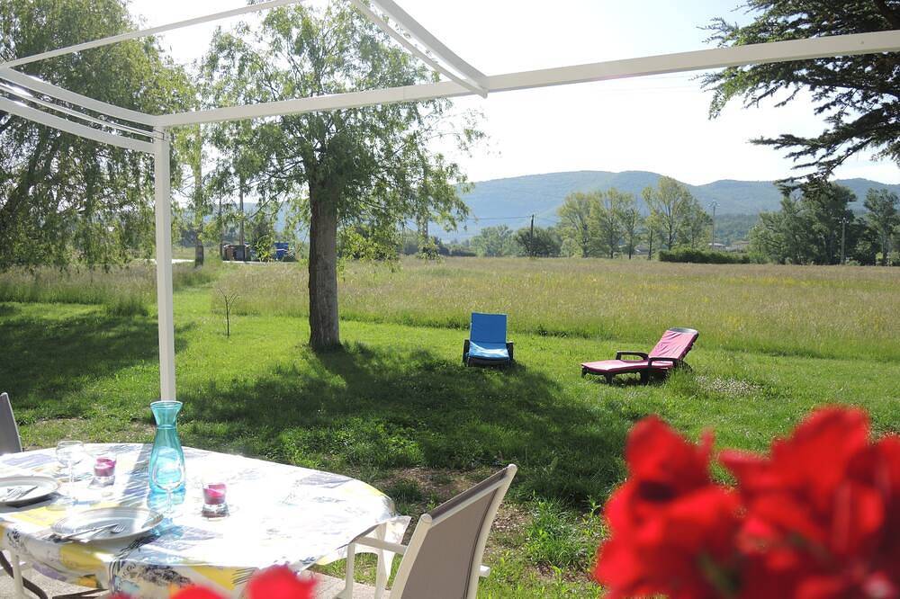 Ruhiges Ferienhaus am Fuße des Mont Ventoux, zwischen Sault und den Schluchten der Nesque in Monieux, Parc naturel régional du Mont-Ventoux