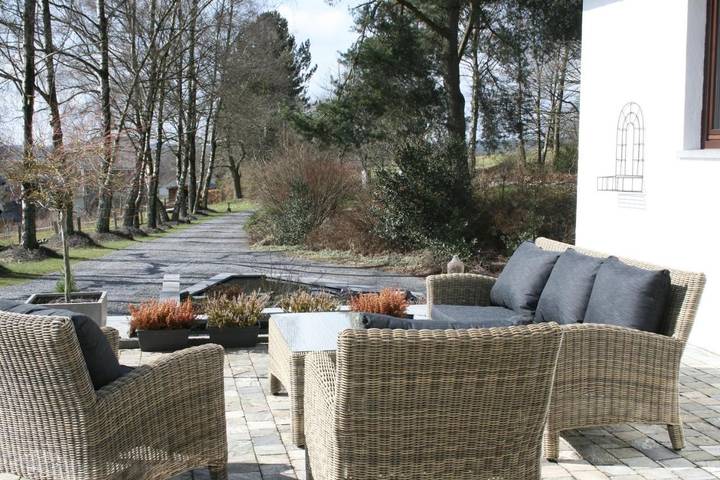 Location de vacances pour 4 personnes, avec terrasse ainsi que jardin et vue dans Redu - 2