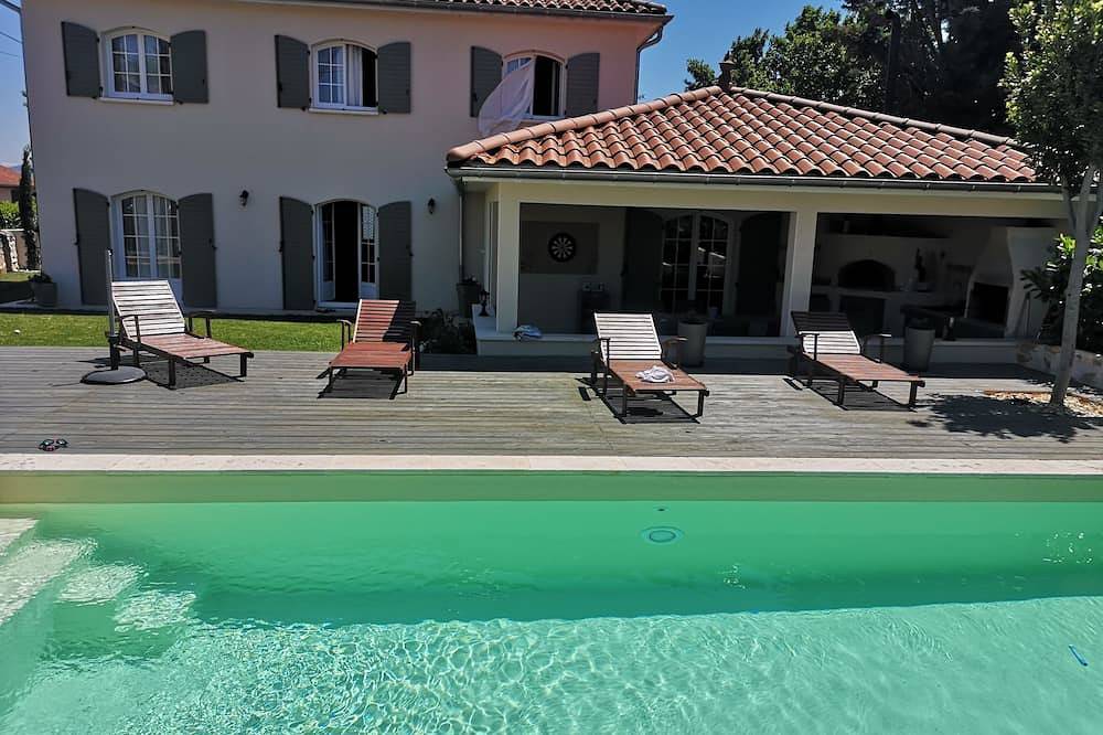 Maison de type provençale avec piscine chauffée in L'Arbresle, Lyon et ses environs