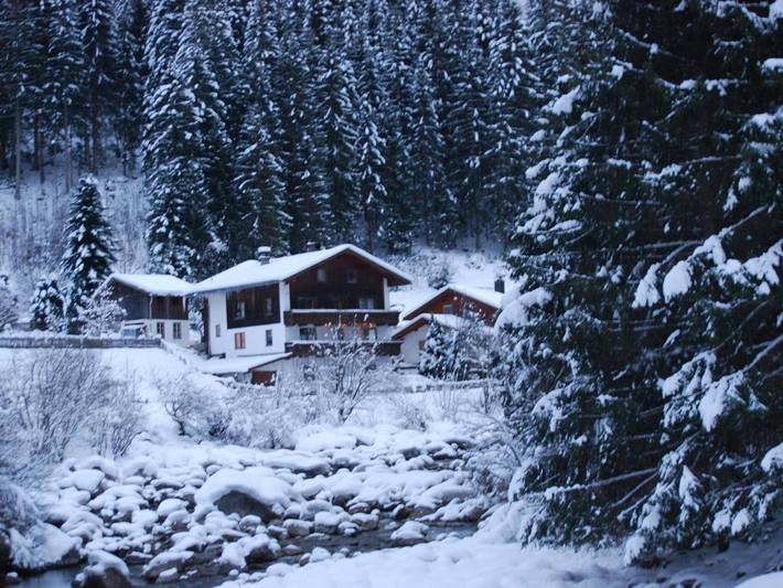 Ferienhaus für 14 Personen, mit Balkon und Terrasse sowie Garten in Ginzling