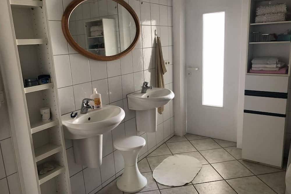 Ganze Wohnung, Ferienwohnung Heintz - im Herzen Bad Königshofens - 112 qm in Bad Königshofen i.Grabfeld, Rhön-Bayern