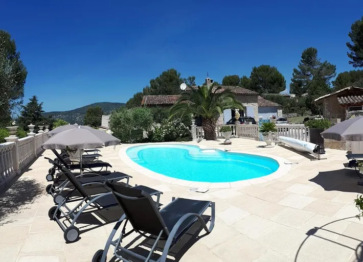 Casa de vacaciones para 4 personas, con piscina para niños y jardín además de vistas y piscina - 1