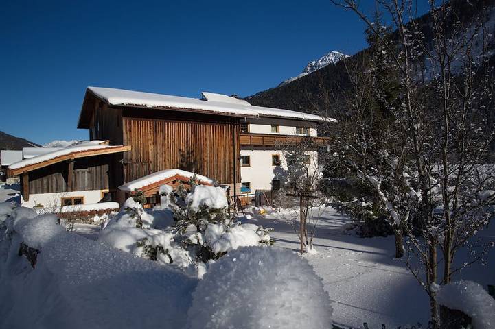 Ferienwohnung für 17 Personen, mit Garten und Terrasse, mit Haustier im Lechtal