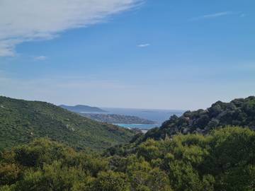 Airbnb pour 5 personnes, avec terrasse et jardin en Corse-du-Sud