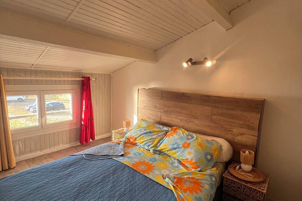 Entire apartment, Apartment panoramic view on the beach of Farinole in Farinole, Calvi region