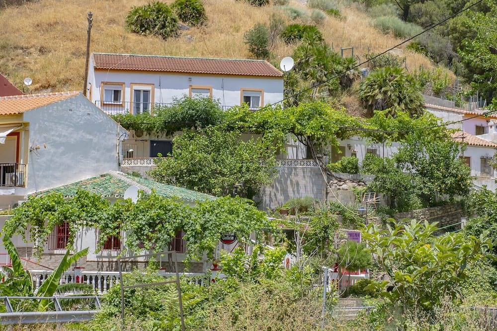 Cubo's Casa Rural El descanso del Caminito del Rey / terraza / entorno rural / wifi gratis in Ardales, Provincia de Málaga