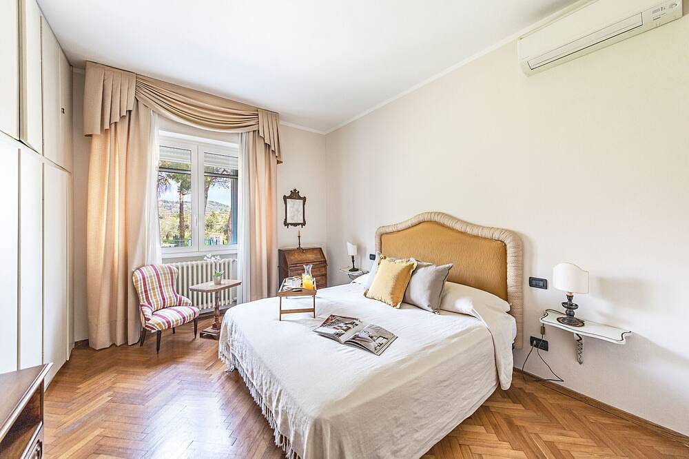 Villa Elisa mit Schwimmbad in Padenghe sul Garda, Gardasee-Berge