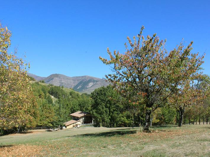 Gîte pour 2 personnes, avec Terrasse ainsi que Jardin et Piscine à Champtercier