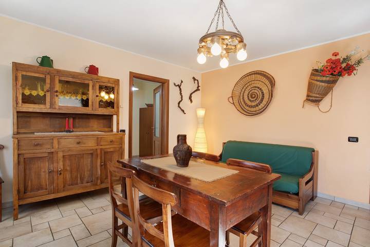 Hel lejlighed, Apartment 'A7' with Mountain View, Private Terrace and Wi-Fi in Saint-Pierre (Aostatal), Comune di Saint-Pierre