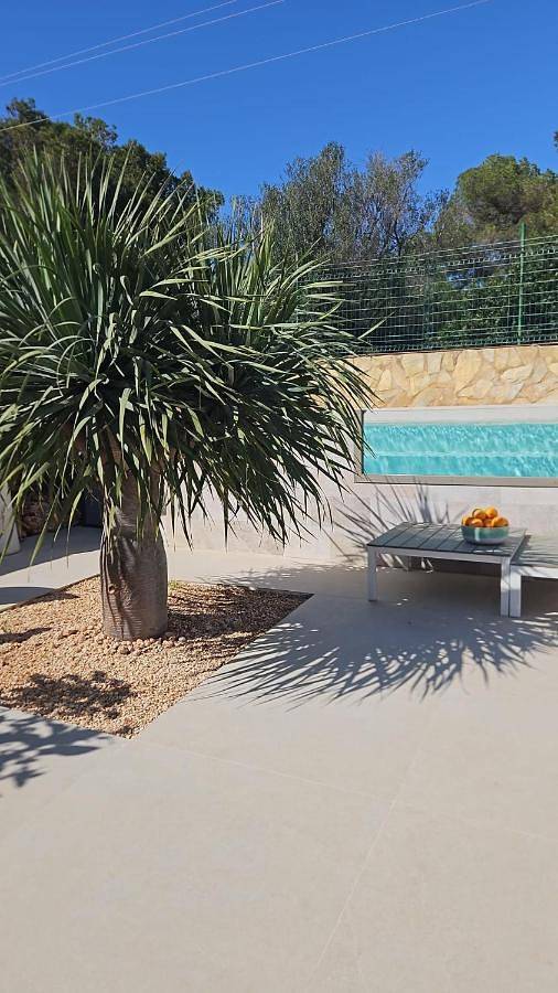 Ferienhaus für 4 Personen, mit Balkon und Whirlpool sowie Terrasse und Garten in Cala Pi - 2