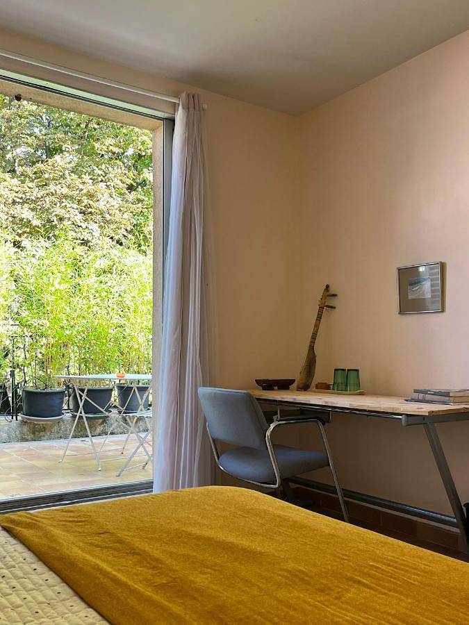 Twin Room with Shared Bathroom in Aix-en-Provence, Côte méditerranéenne (France)