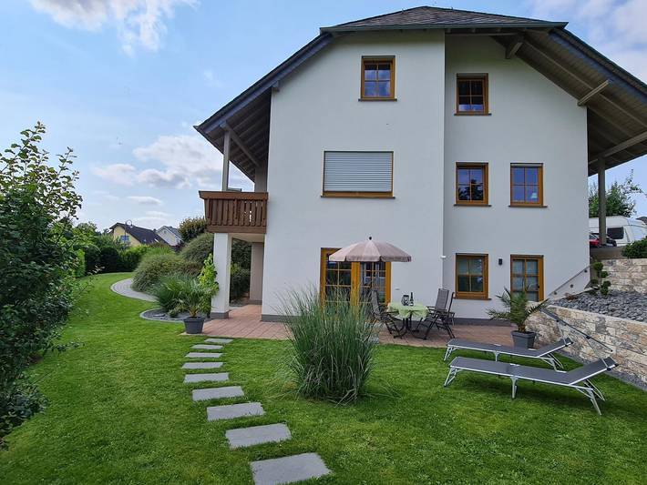 Ferienwohnung für 4 Personen, mit Terrasse in Monzelfeld