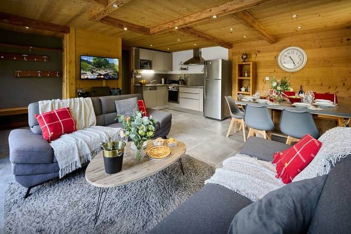 Gîte pour 8 personnes, avec jardin, adapté aux familles dans Office De Tourisme De La Clusaz - 4