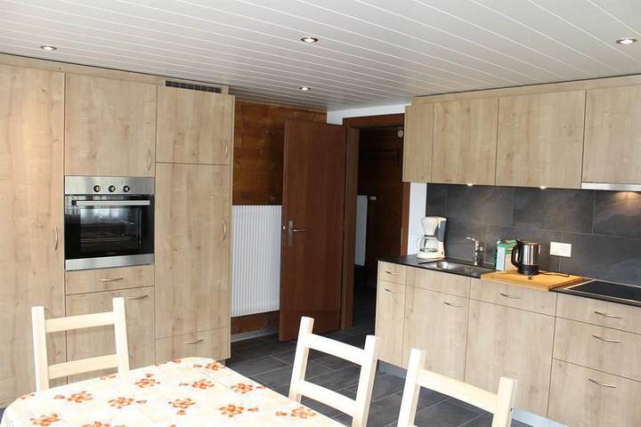 Gîte pour 6 personnes, avec jardin ainsi que terrasse et vue, animaux acceptés à Saas-Grund - 4