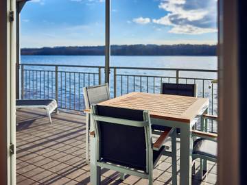 Gîte pour 4 personnes, avec vue sur le lac et jardin, animaux acceptés à Chamouille