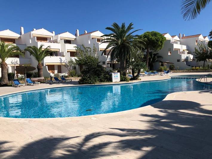 Apartamento para 4 personas, con Terraza además de Jardín y Piscina en Vilaseca
