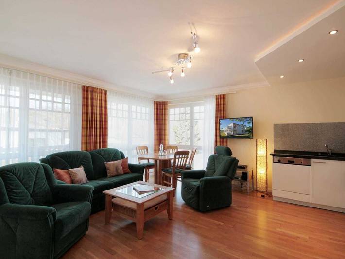 Ferienwohnung für 6 Personen, mit Balkon und Seeblick, mit Haustier in Binz