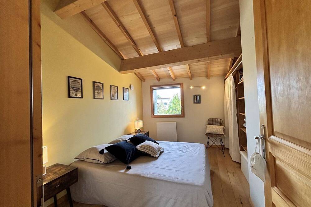L'Écrin Volvicien - House 4/6 pers - Terrace/Garden in Volvic, Parque Natural Regional Volcans d'Auvergne