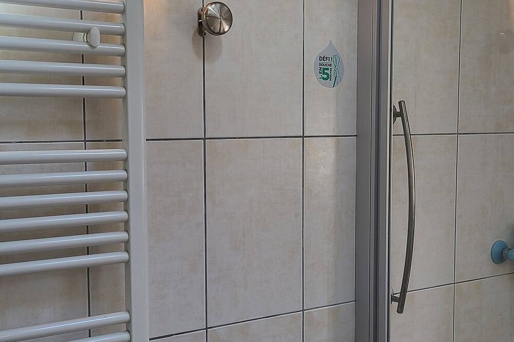 Lancredemarine in Lézardrieux, Pink Granite Coast