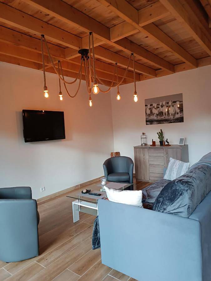 Gîte pour 4 personnes, avec jardin, animaux acceptés à Méneslies