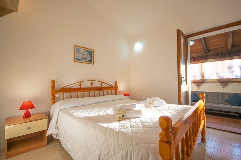 Appartamento intero, San Giovanni 1 - Due Camere da Letto Appartamento, Ospiti Massimo 4 in Posada, Provincia di Nuoro
