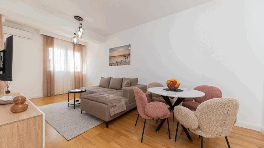 Ferienwohnung für 4 Personen, mit Balkon und Terrasse in Bar - 3