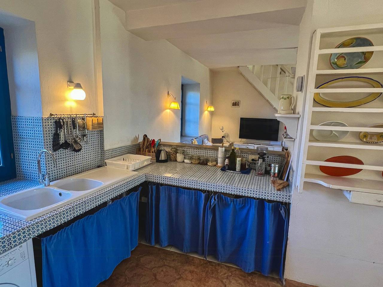 Haus im traditionellen sardischen Stil, 100 m vom Meer entfernt in Carloforte, Sulcis Iglesiente