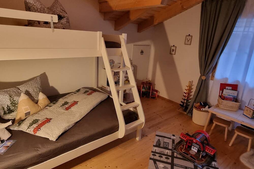 Ganze Wohnung, Wohlfühloase mit Traumblick auf den Thunersee – mit privater Sauna in Beatenberg, Thunersee